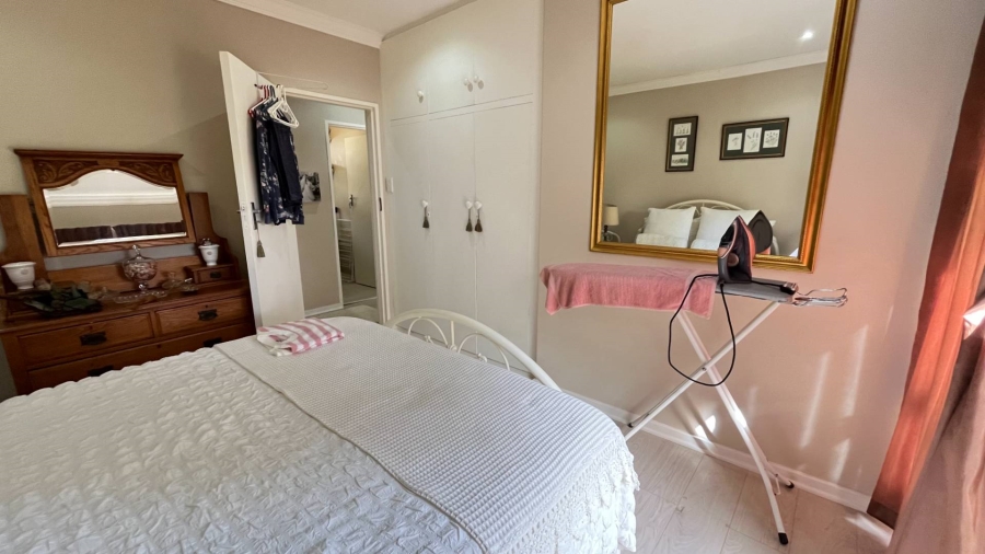 4 Bedroom Property for Sale in Hartenbos Central Western Cape